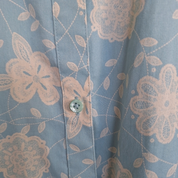 Coldwater Creek Baby Blue Blouse/Wht Floral Collar/Cuffs Cotton Button Front - Picture 5 of 8
